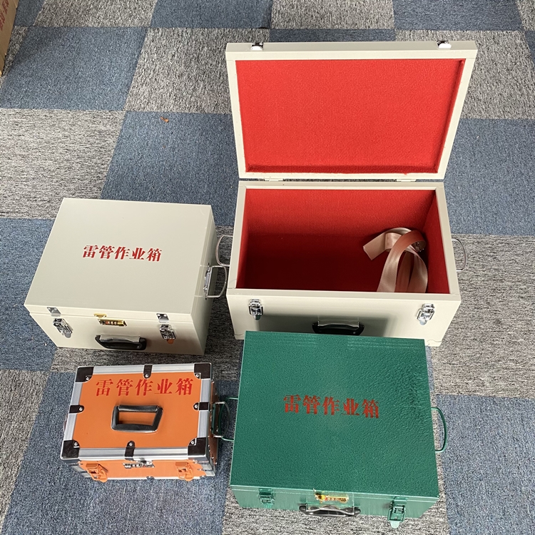 兴县爆破工程作业箱如何选择？玻璃钢与传统材质的全面对比